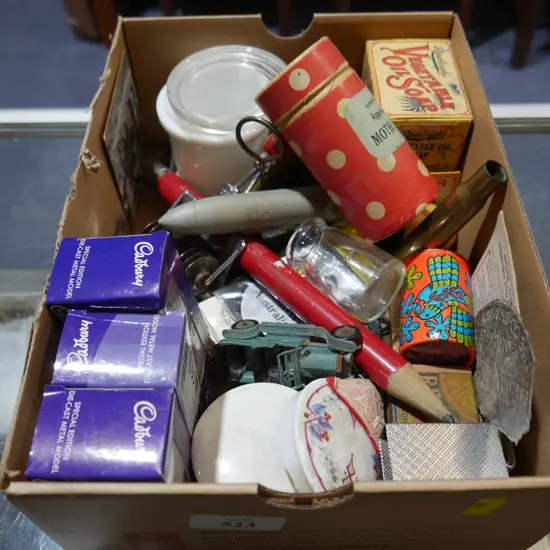 Assorted collectables