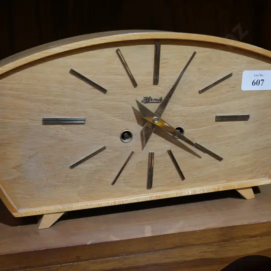 Mantle clock