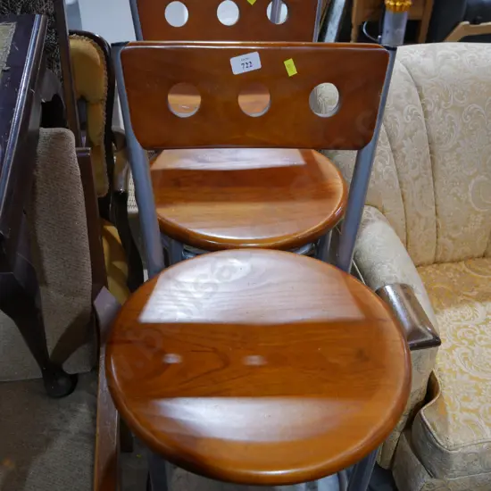 3 barstools