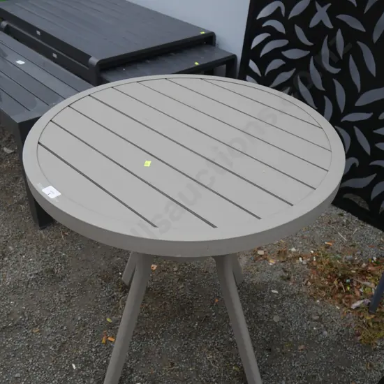 Round metal table