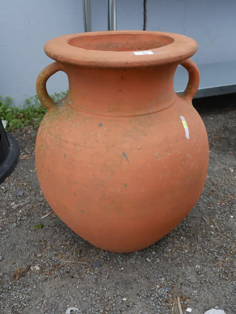 Large plant pot Image 1++
