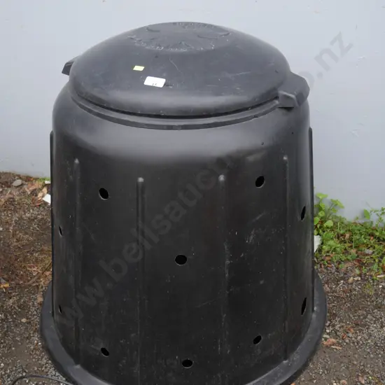 Compost bin
