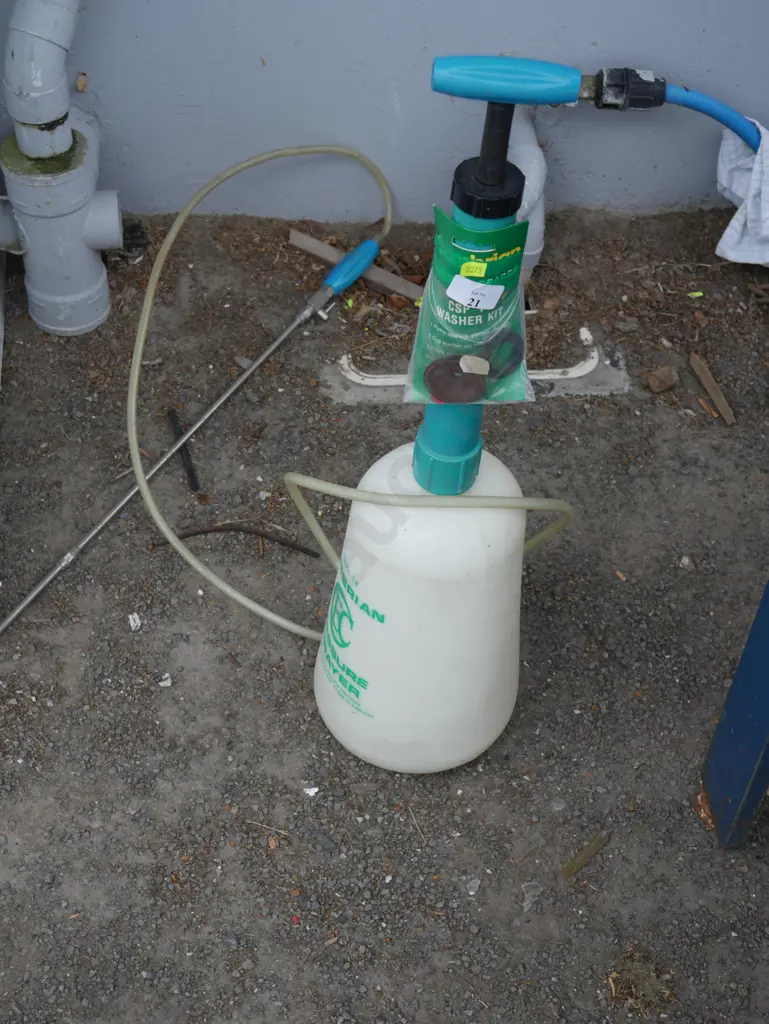 Garden sprayer Image 1++