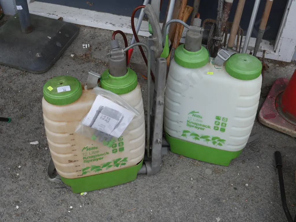 2 backpack sprayers Image 1++