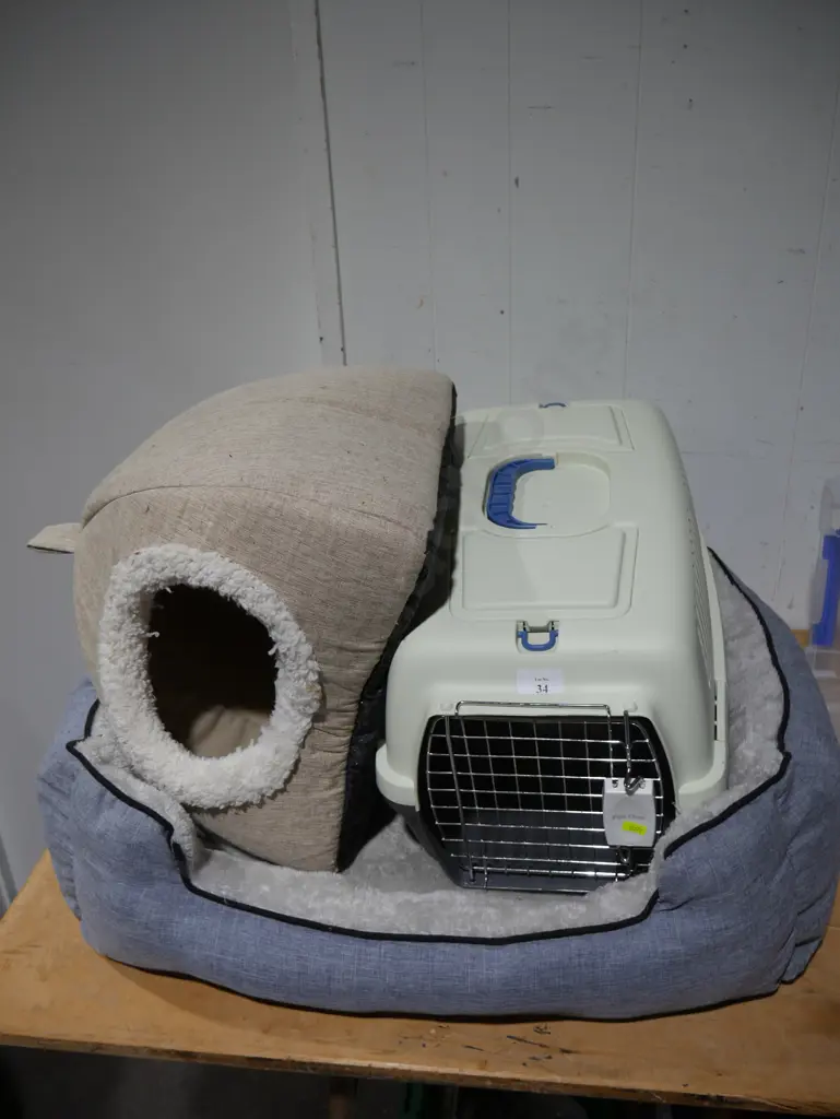 Pet crate, pet beds Image 1++