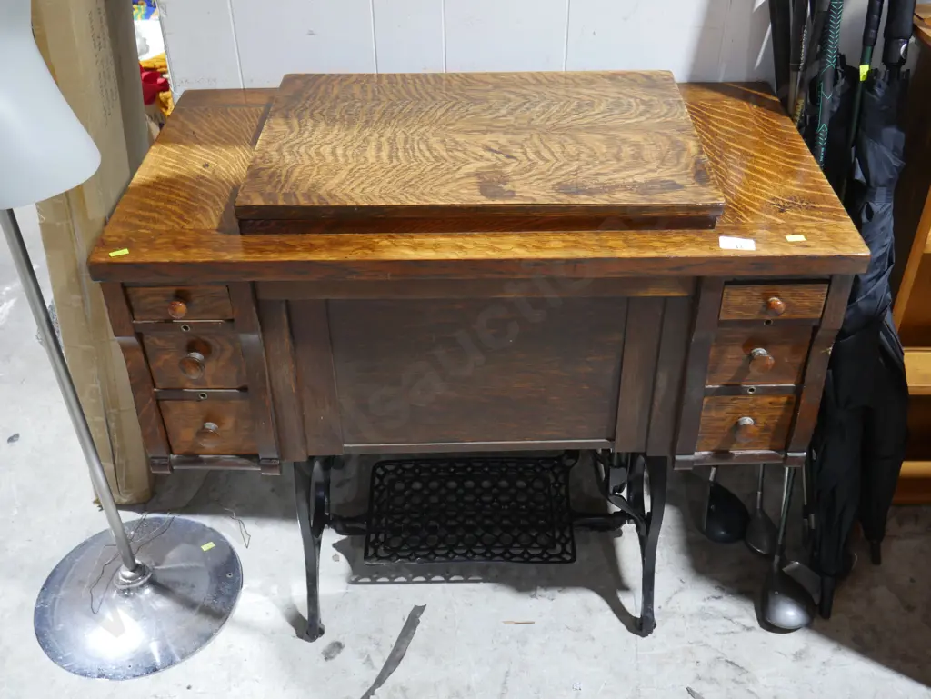 Sewing machine base Image 1++