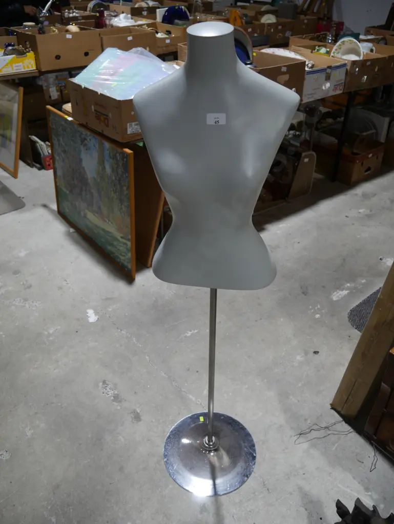 Mannequin torso Image 1++