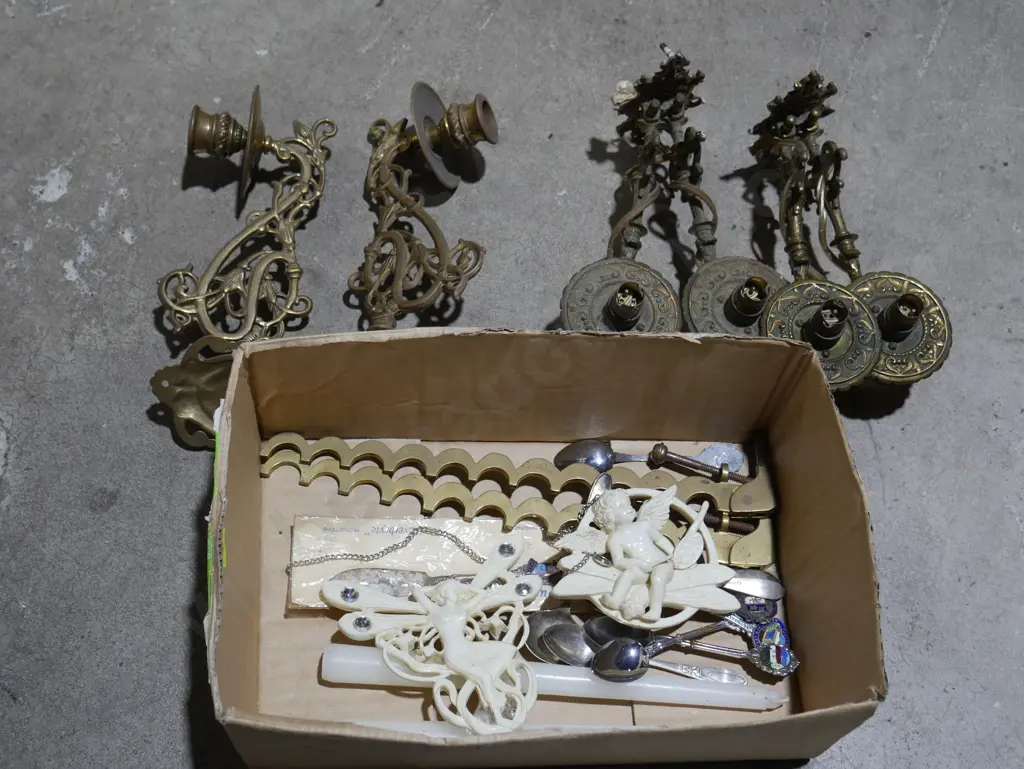 Brass light fittings etc Image 1++