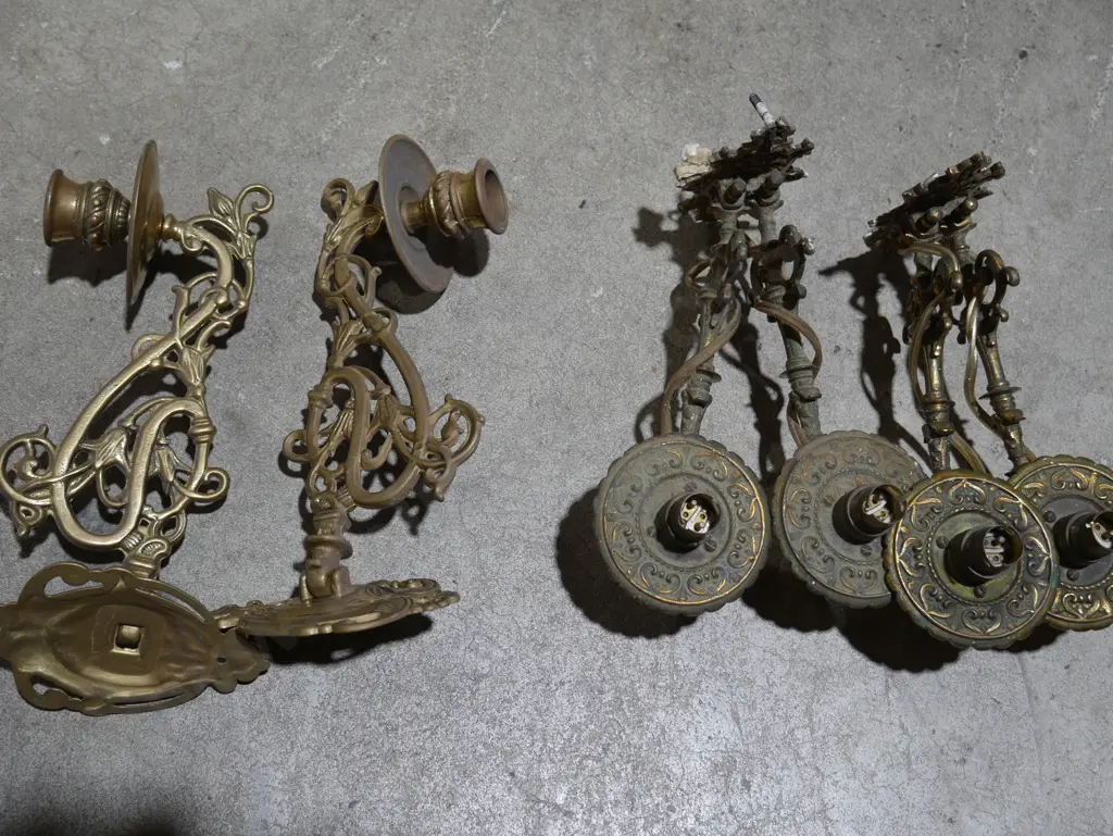 Brass light fittings etc Image 1++