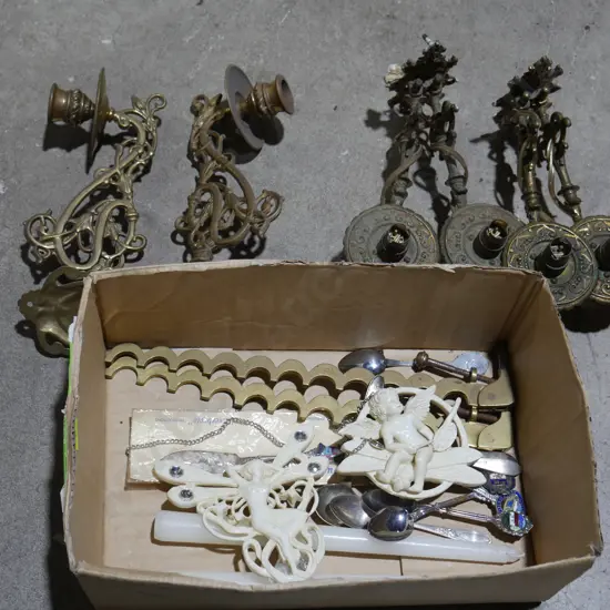 Brass light fittings etc