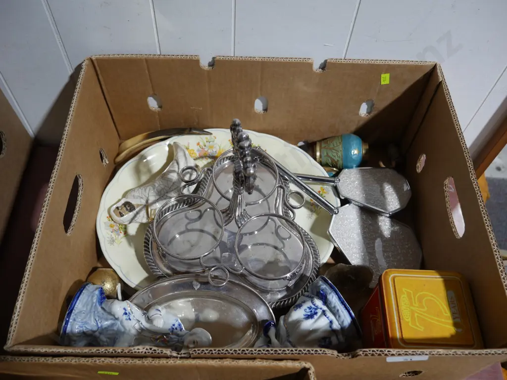 Brush and mirror, figurines, EP etc Image 1++