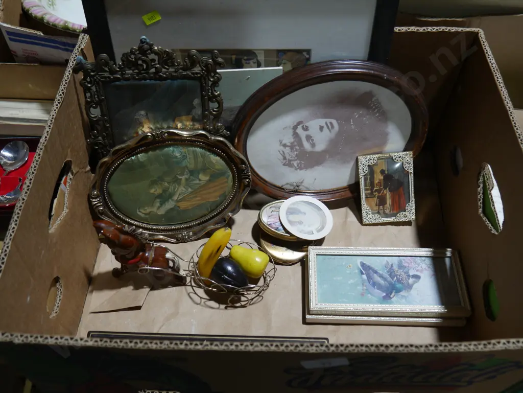 Framed artworks etc Image 1++