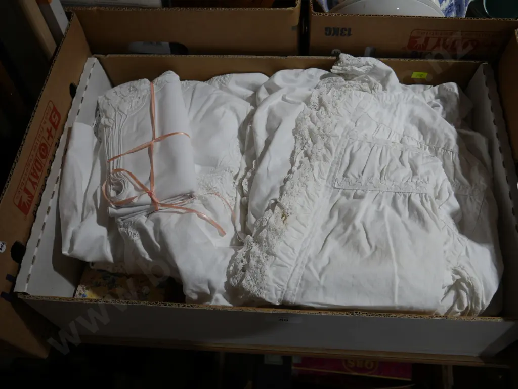 Box linen, gown Image 1++