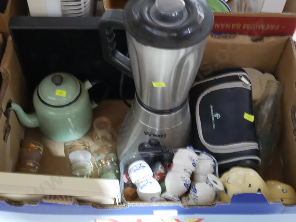 Blender, Oriental figurines etc Image 1++