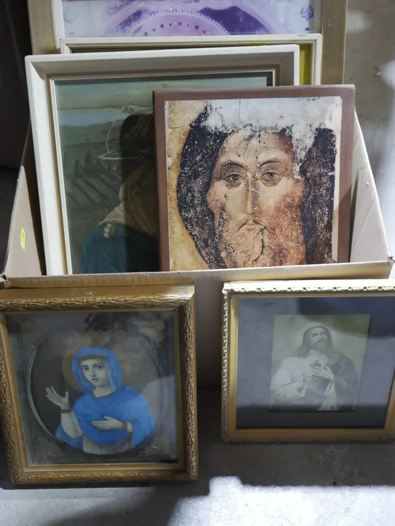 Assorted art Image 1++