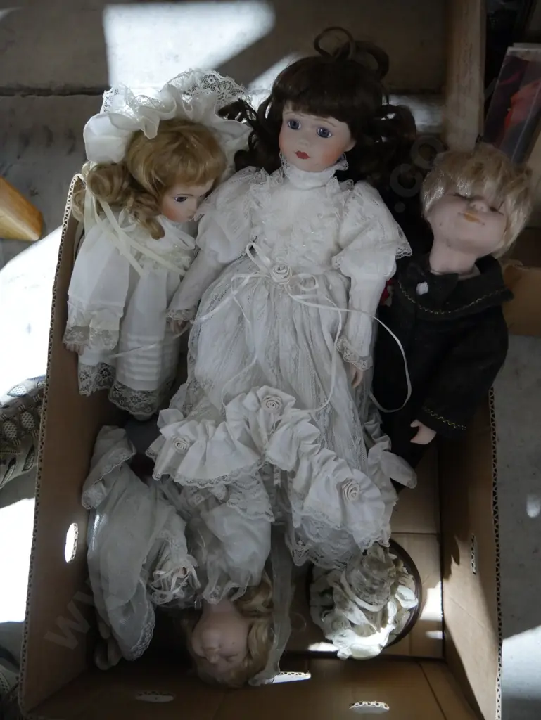 Porcelain dolls etc Image 1++