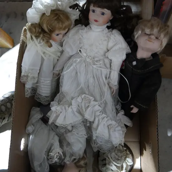 Porcelain dolls etc