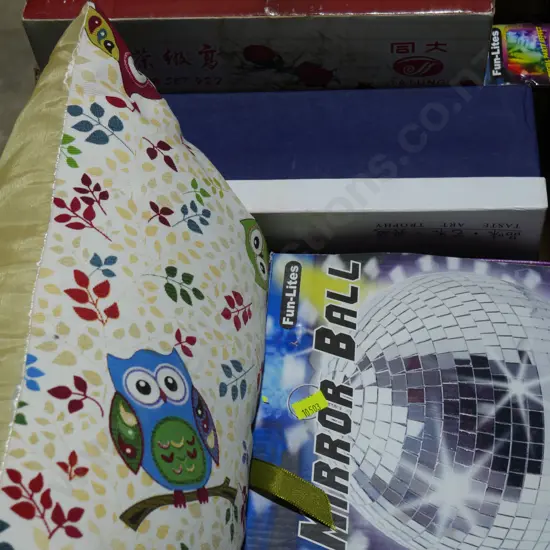 Chinese tea set, mirorball etc