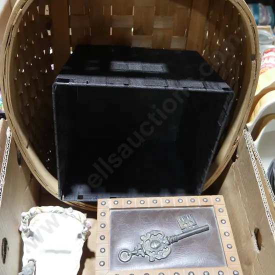 Baskets, ornaments etc