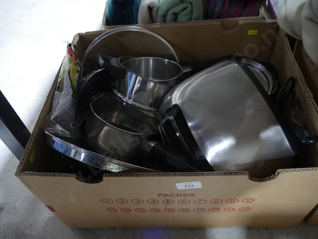 Pots, toaster Image 1++