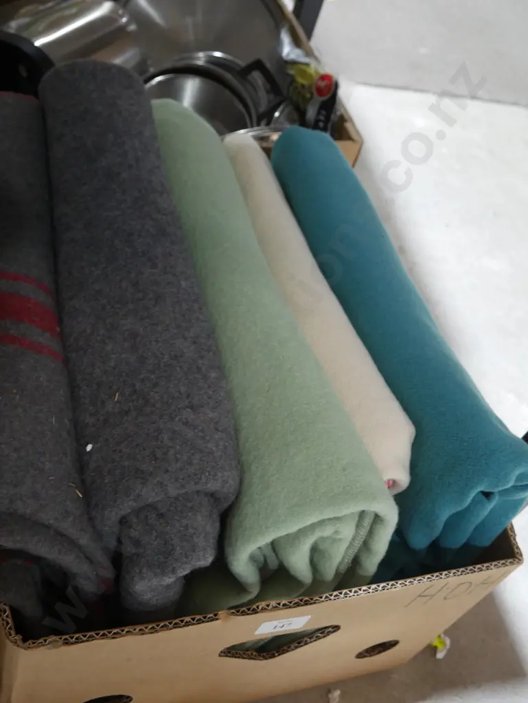 Woollen blankets Image 1++