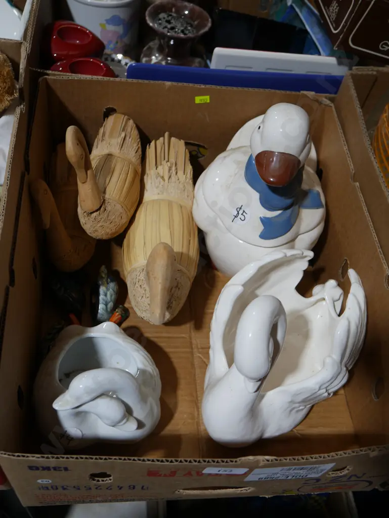 Duck and swan ornaments Image 1++