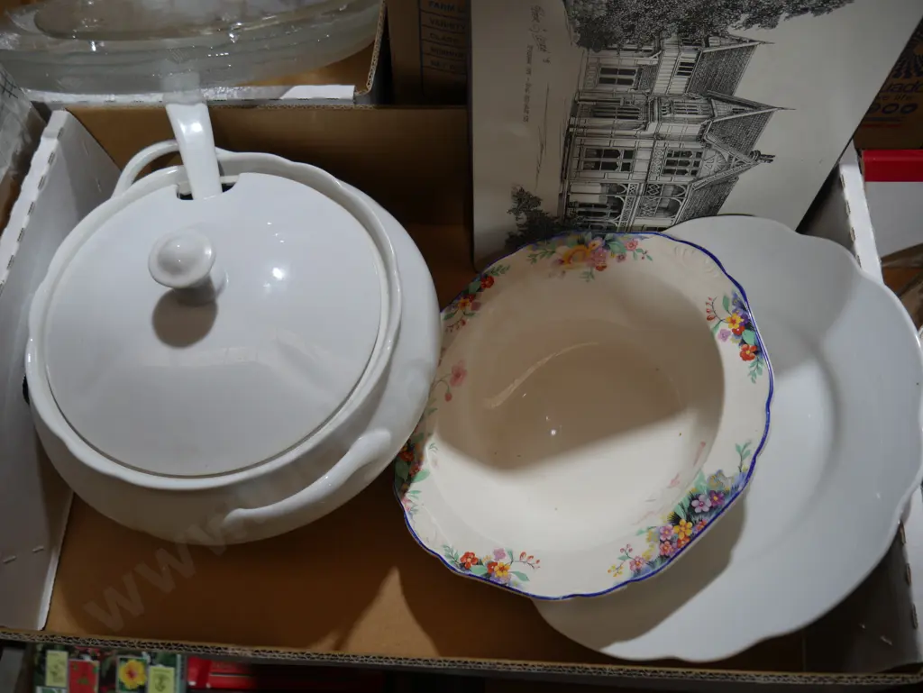 Three boxes of kitchenware Image 1++