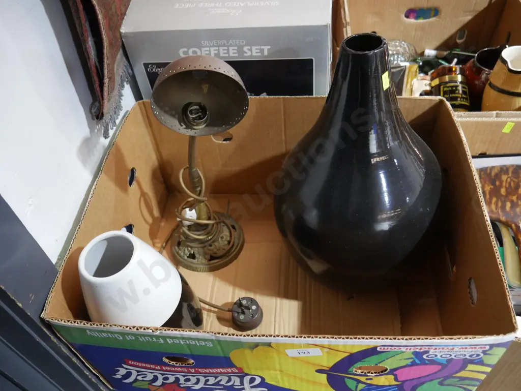 Vases, lamp Image 1++