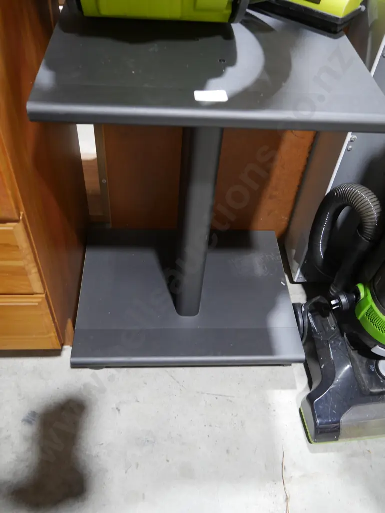 Stereo stand Image 1++