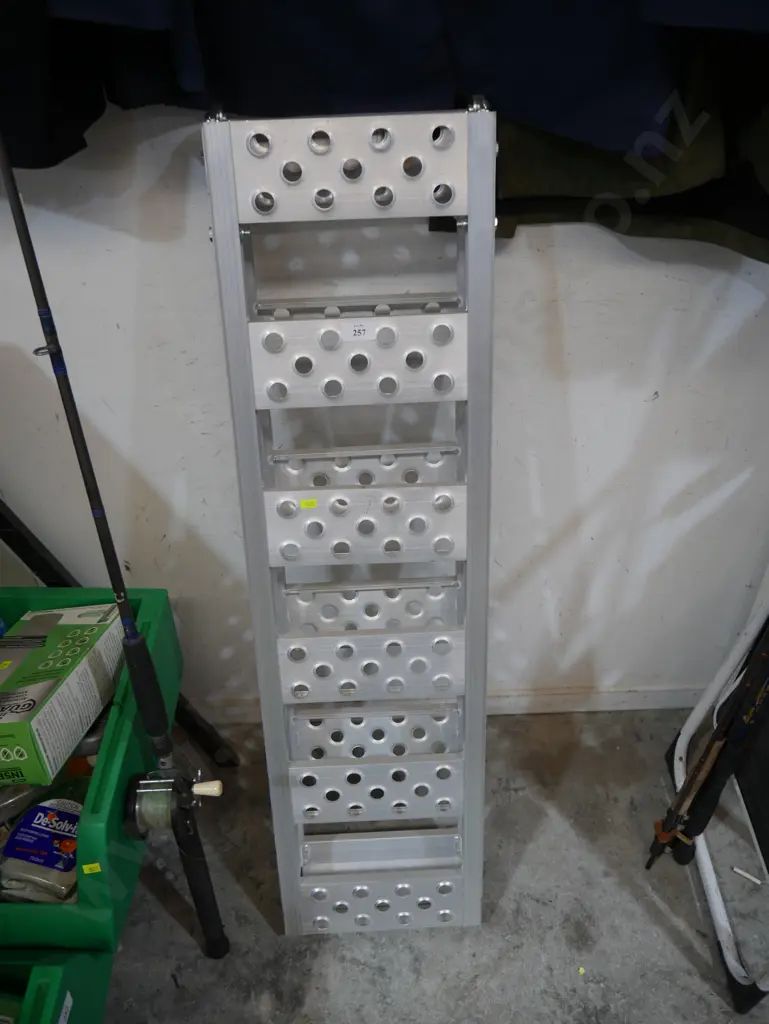 Loading ramp Image 1++