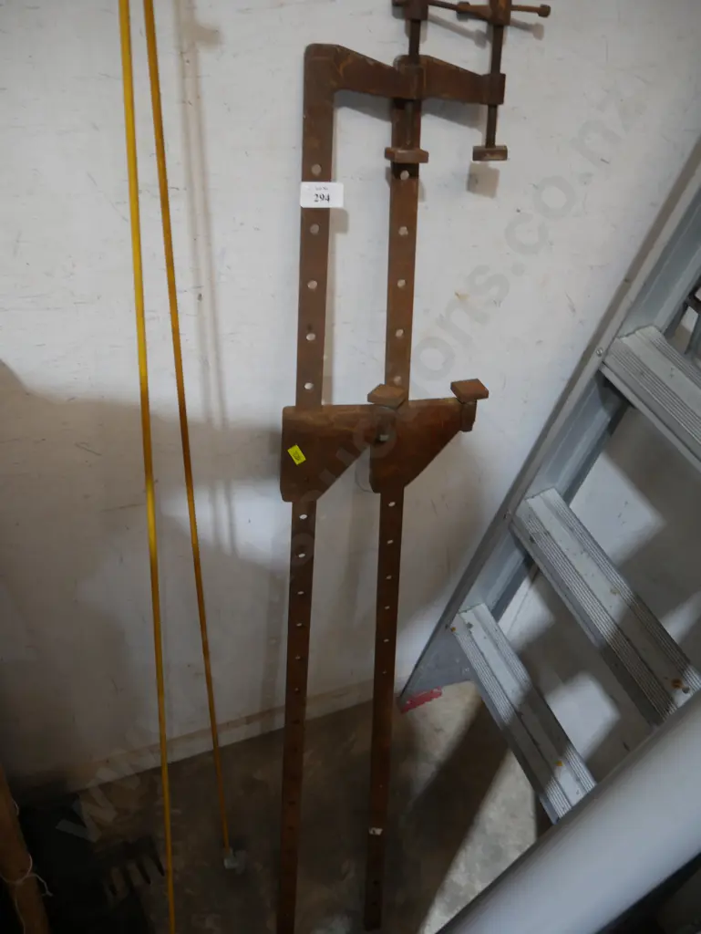 2 sash clamps Image 1++