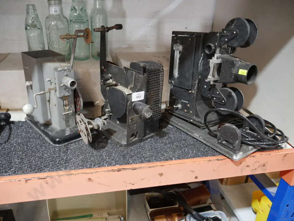 Three projectors Image 1++