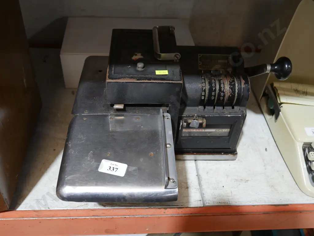 Vintage franking machine Image 1++