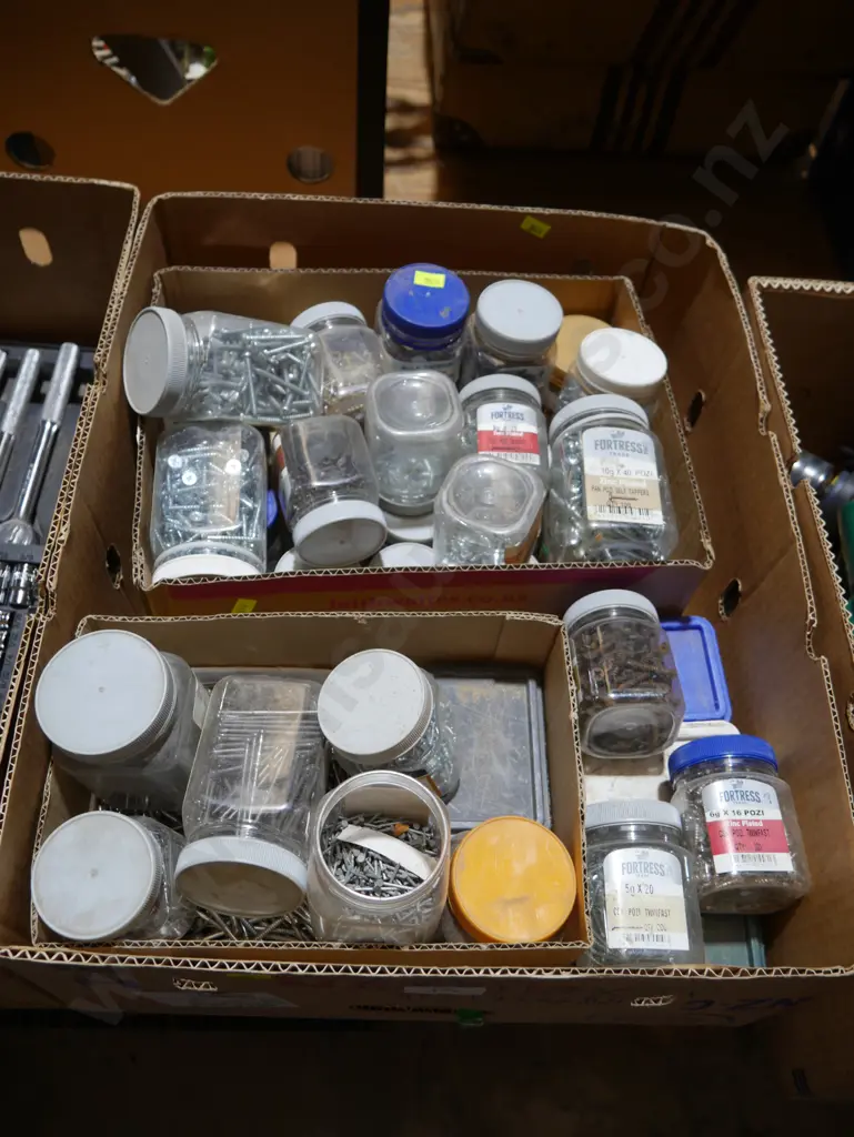 Screws and nails Image 1++