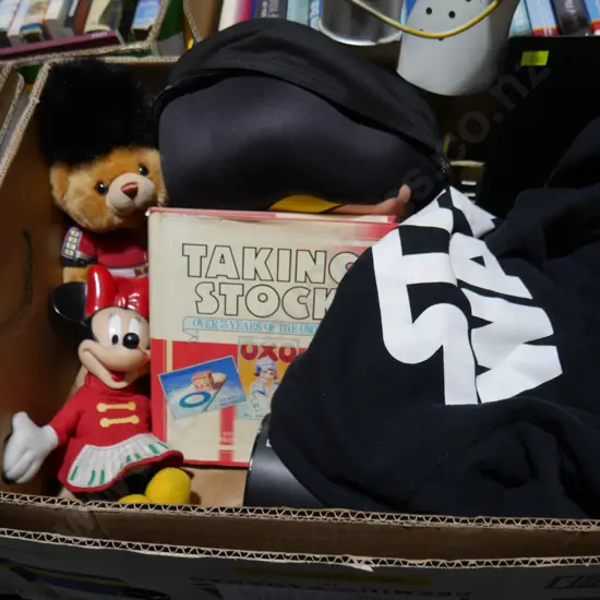 Star Wars jersey, toys etc