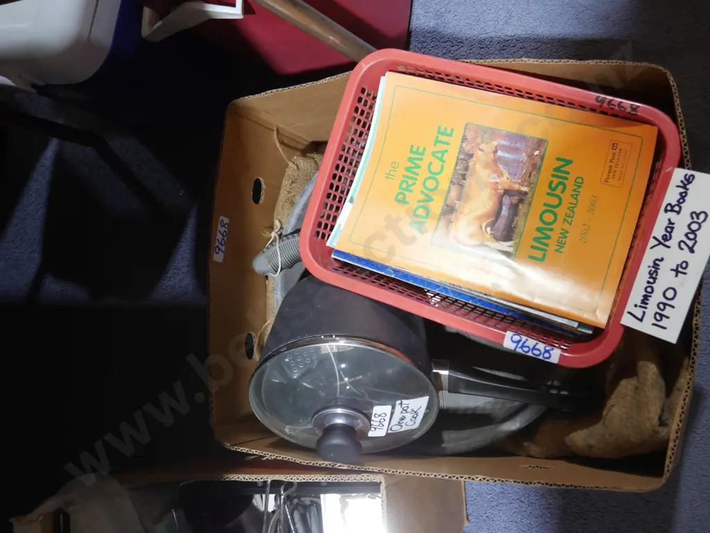 Yearbooks, pot etc Image 1++