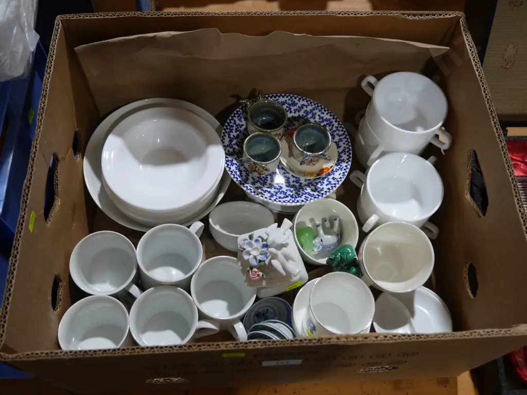 Cups and plates Image 1++