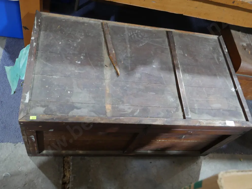 Wooden trunk Image 1++