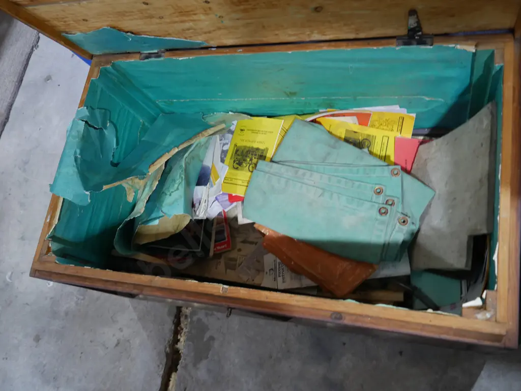 Wooden trunk Image 1++