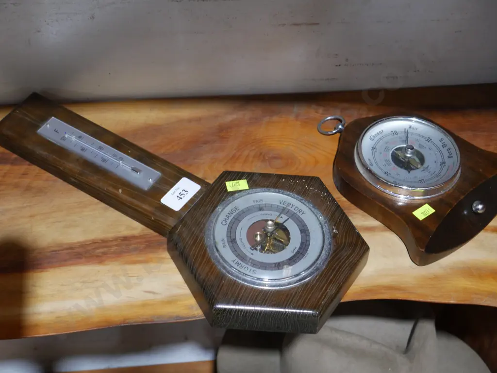 2 barometers Image 1++