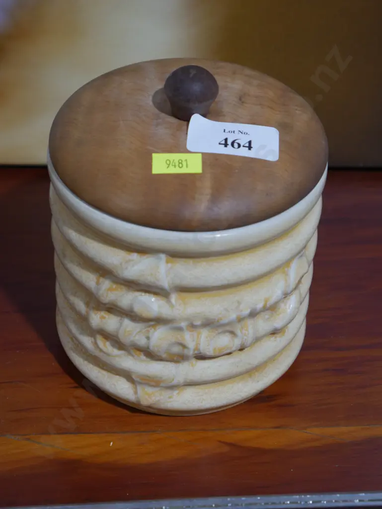 Crown Lynn cigar pot Image 1++