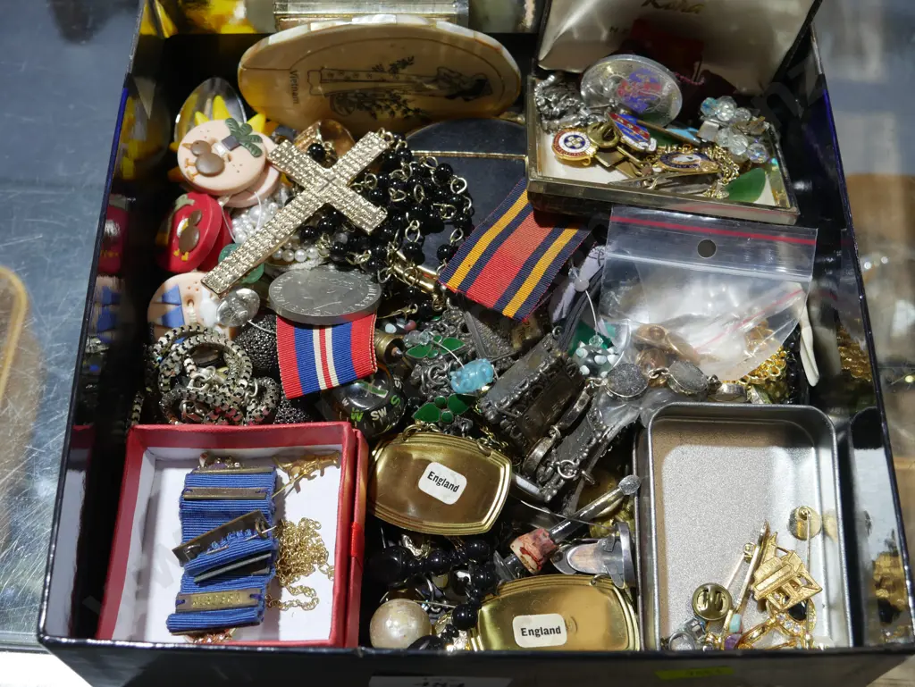 Assorted jewellery Image 1++