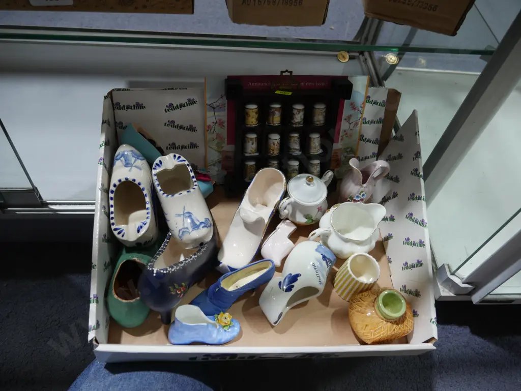 Collectible porcelain shoes etc Image 1++