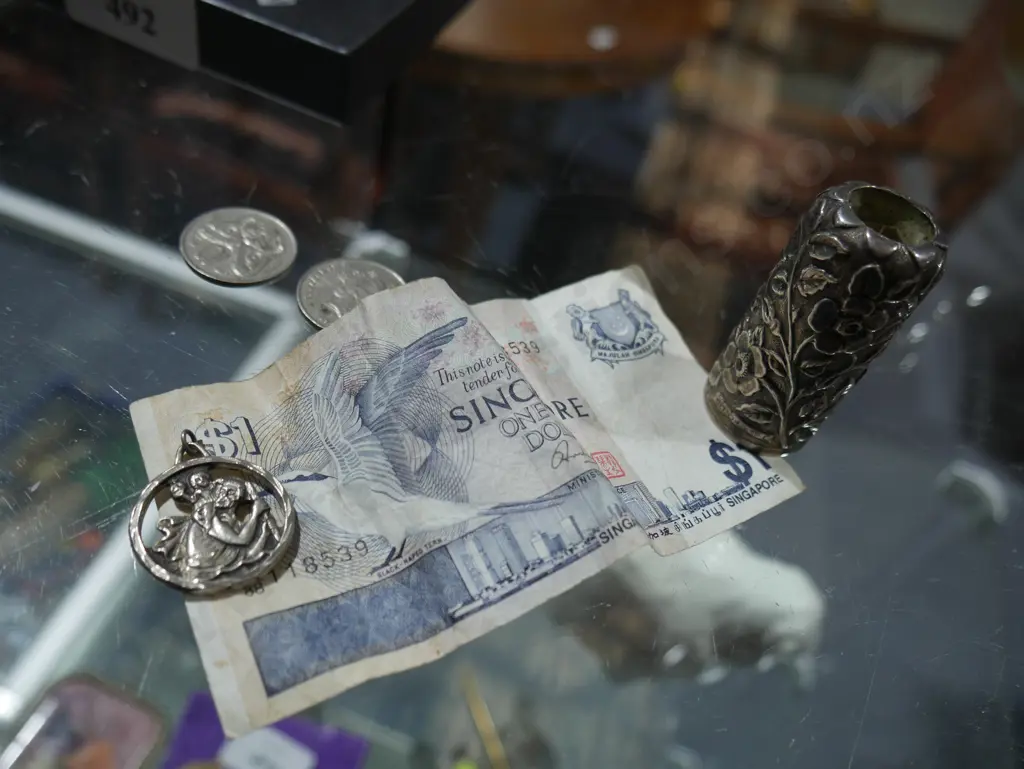 Silver Top, banknote etc Image 1++