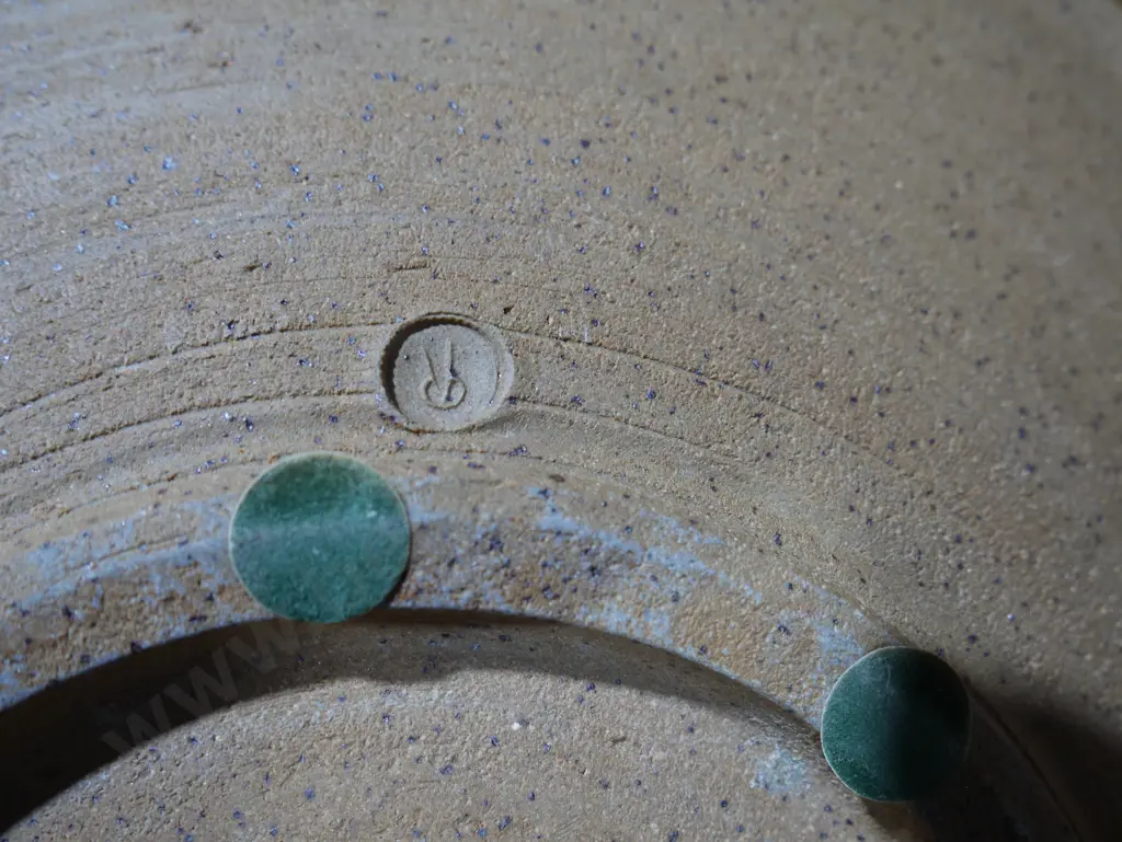 Pottery dish dame Doreen Blumhandt Image 1++