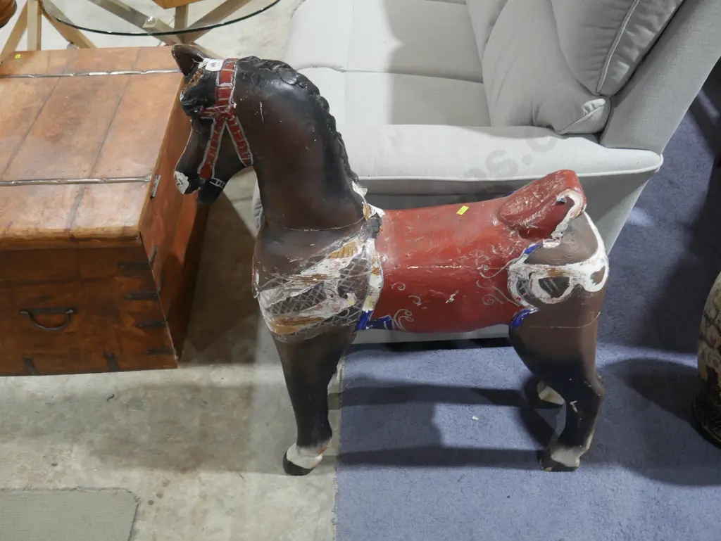 Wooden horse with damage Image 1++