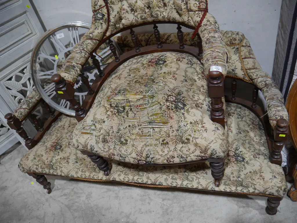 Sofa and chair Image 1++