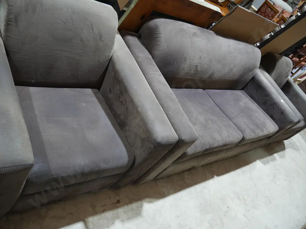 3 piece lounge suite Image 1++