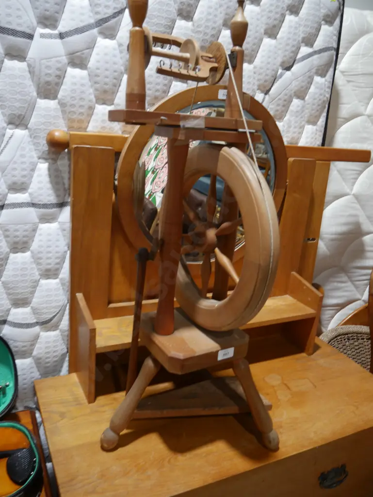 Spinning wheel Image 1++