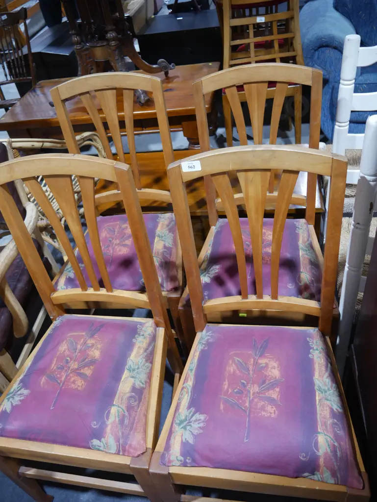 4 dining chairs Image 1++